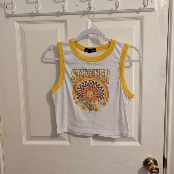 ✨3/$15✨ Social Scene Women's Half Shirt Sleeveless Tank Top - Picture 2 of 7